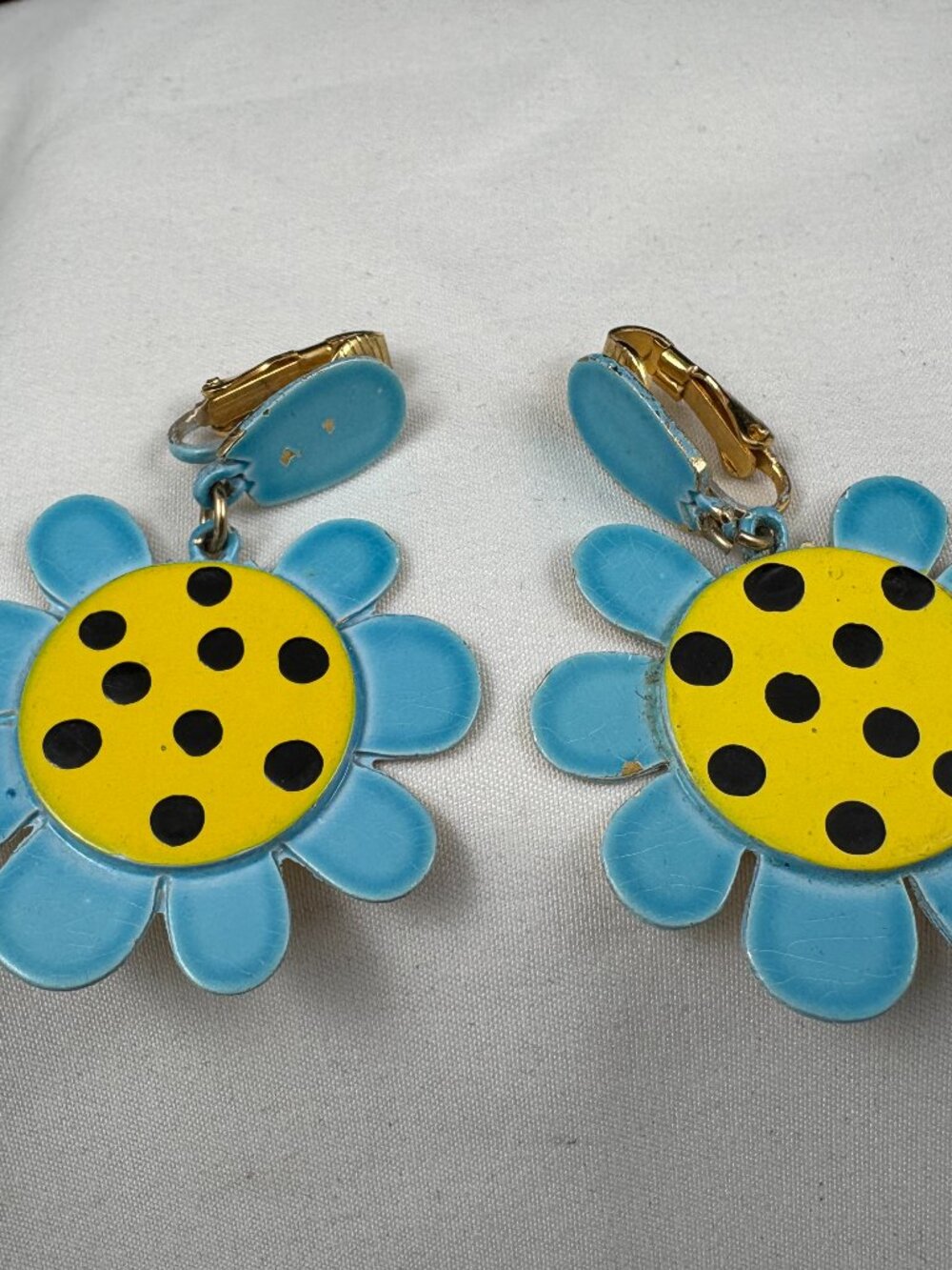 Vintage MCM 1960's Clip On Earring Dangle Groovy Daisy Blue Yellow Black